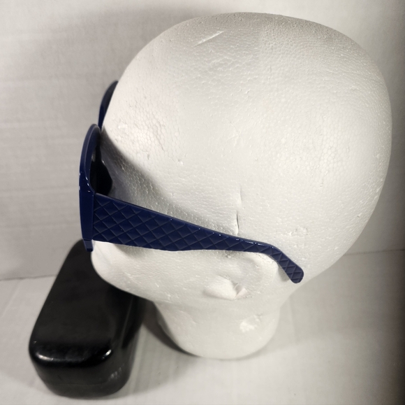 Women's Blue Oversized Square Sunglasses - Picture 4 of 5